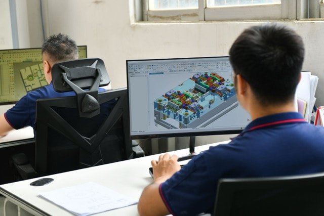 injection mold designer