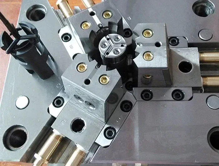 Unscrewing Mold Manufacturing