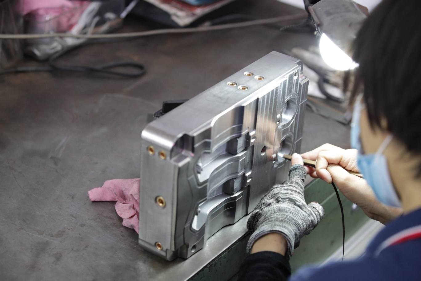 mold polishing and assembly.jpg