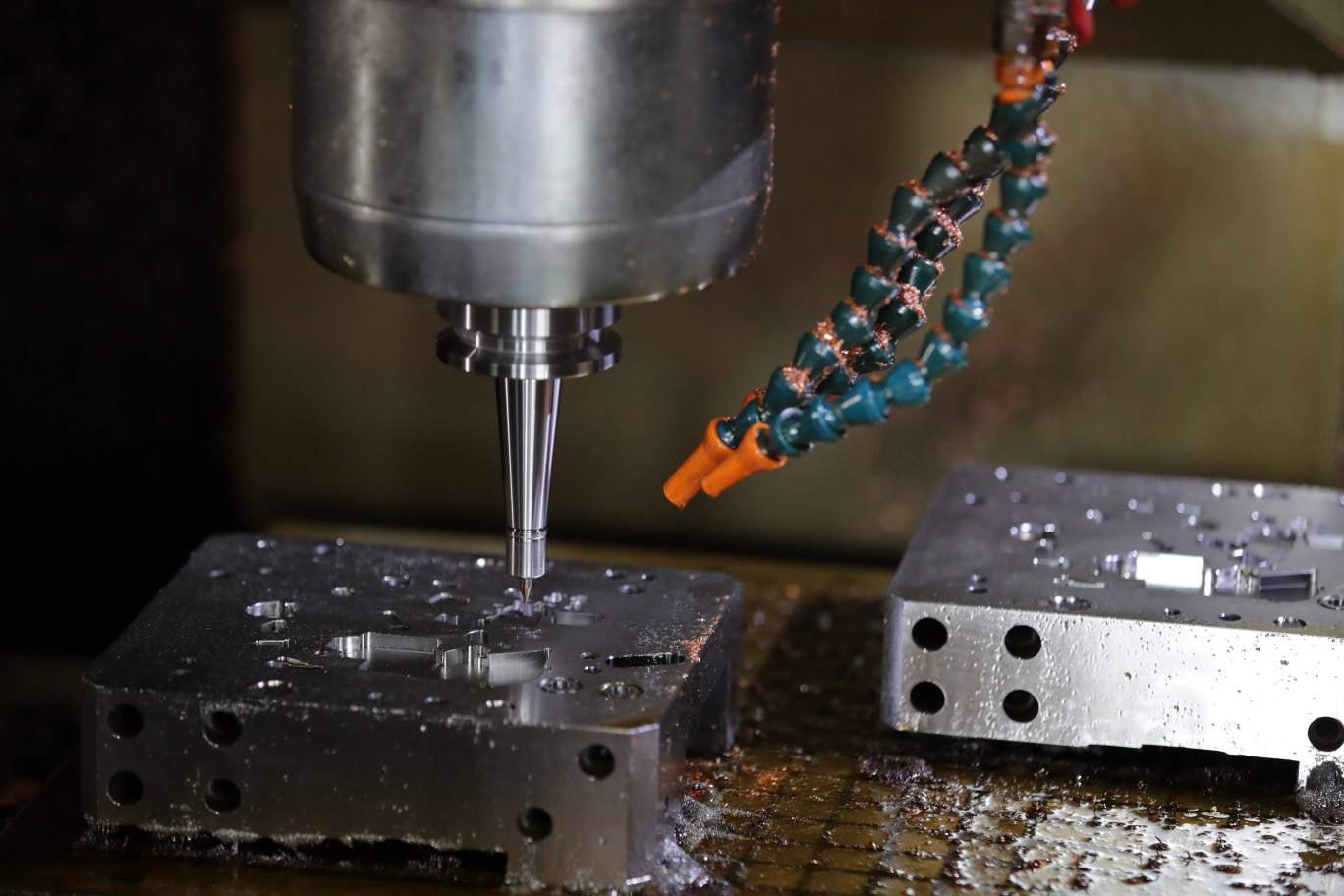 precision cnc mold machining.jpg