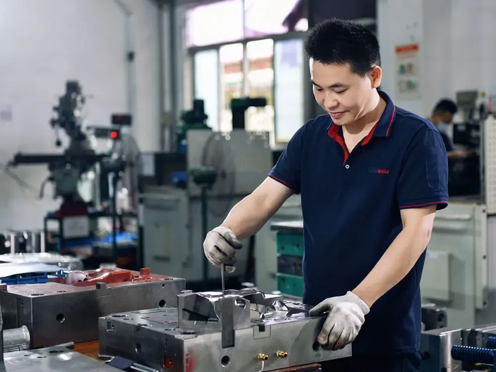 our plastic injection mold factory (5)