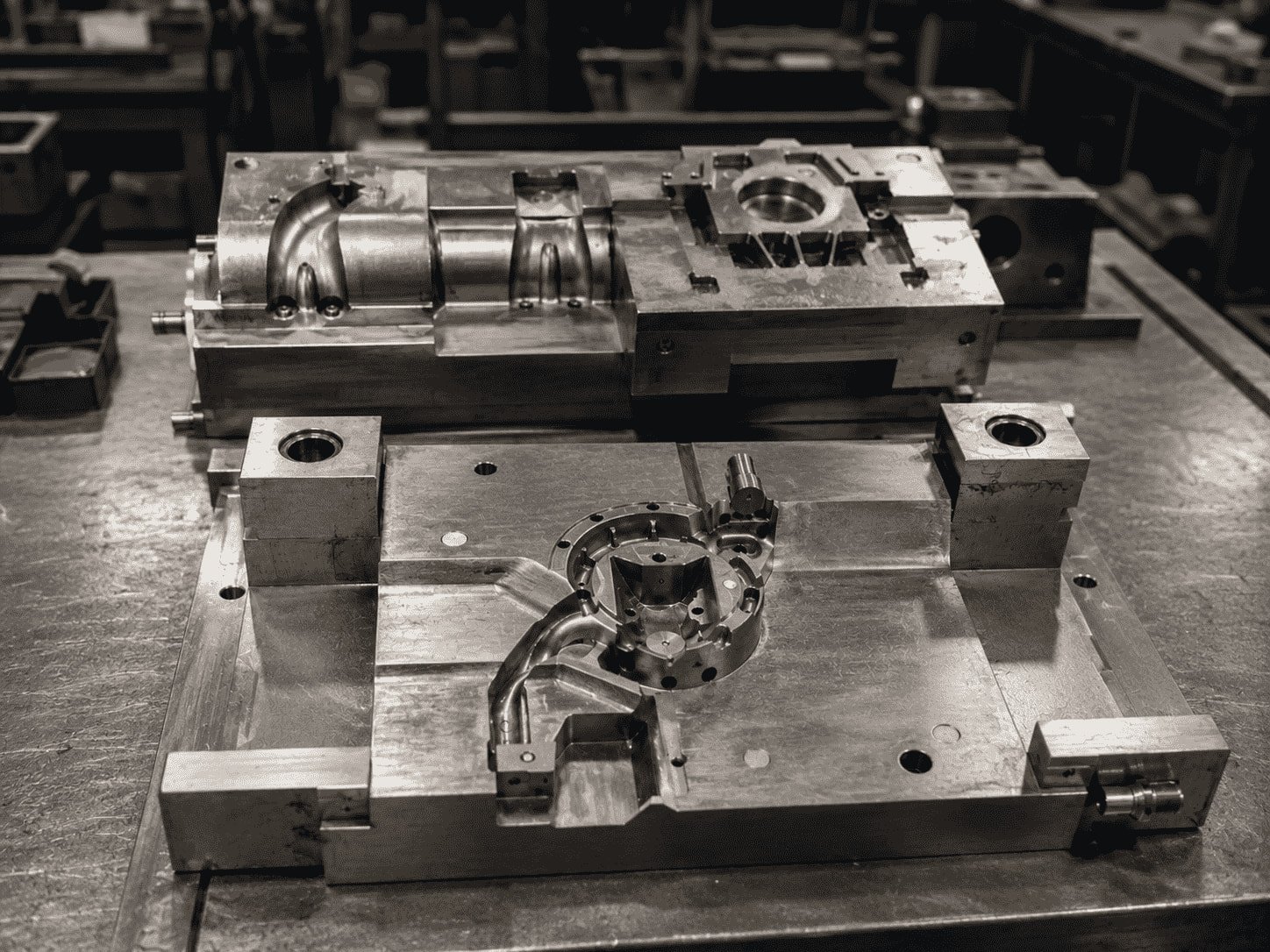 Multi-cavity mold runner layout review