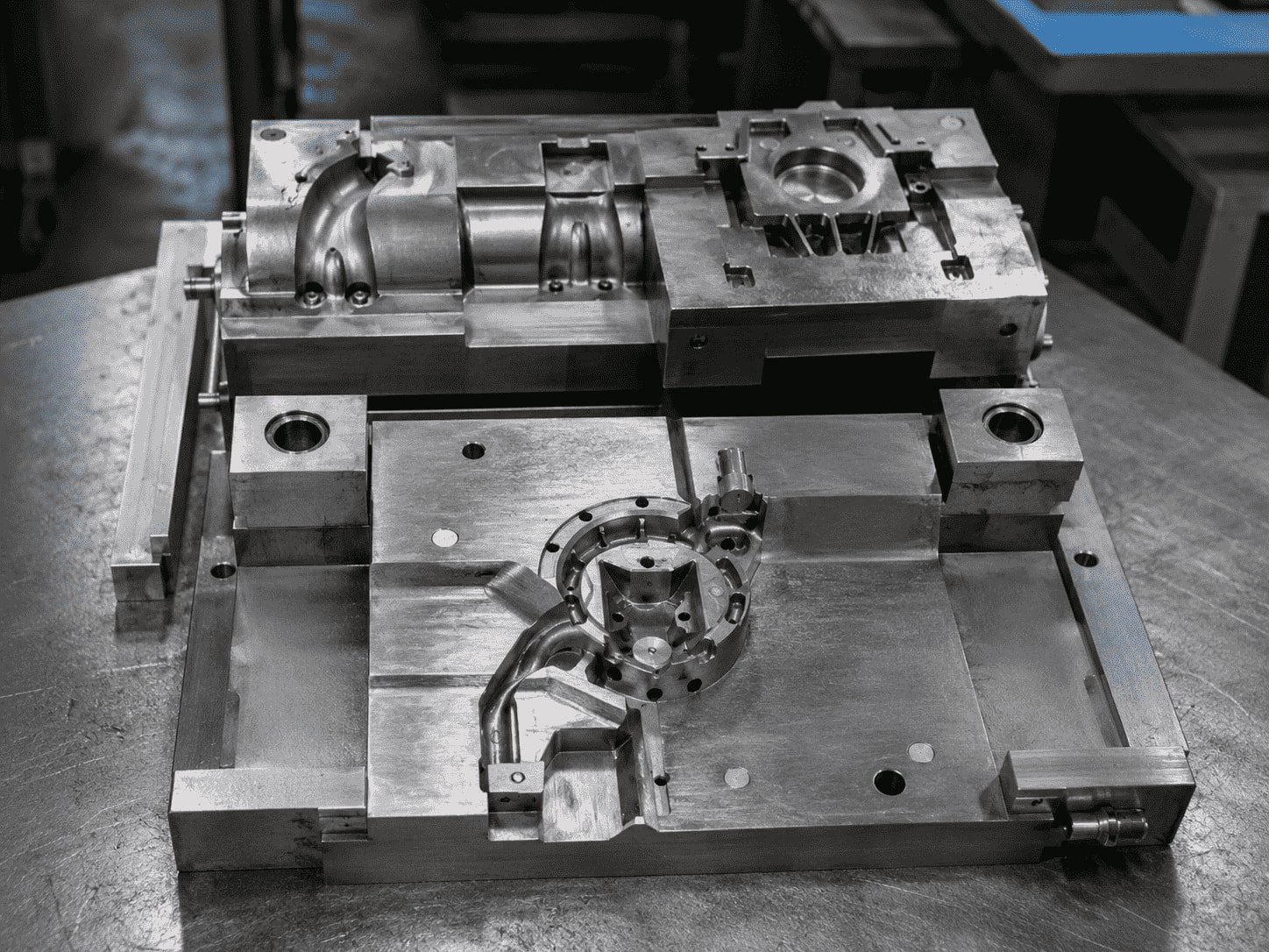 Engineering focus on mold parting line